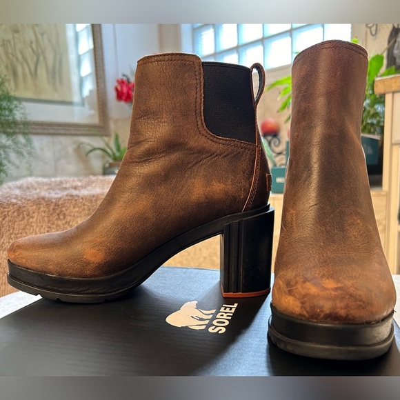 Sorel Shoes - SOREL Blake Waterproof Block Heel Chelsea Boots/8.5 Women’s, “Distressed Suede”.
